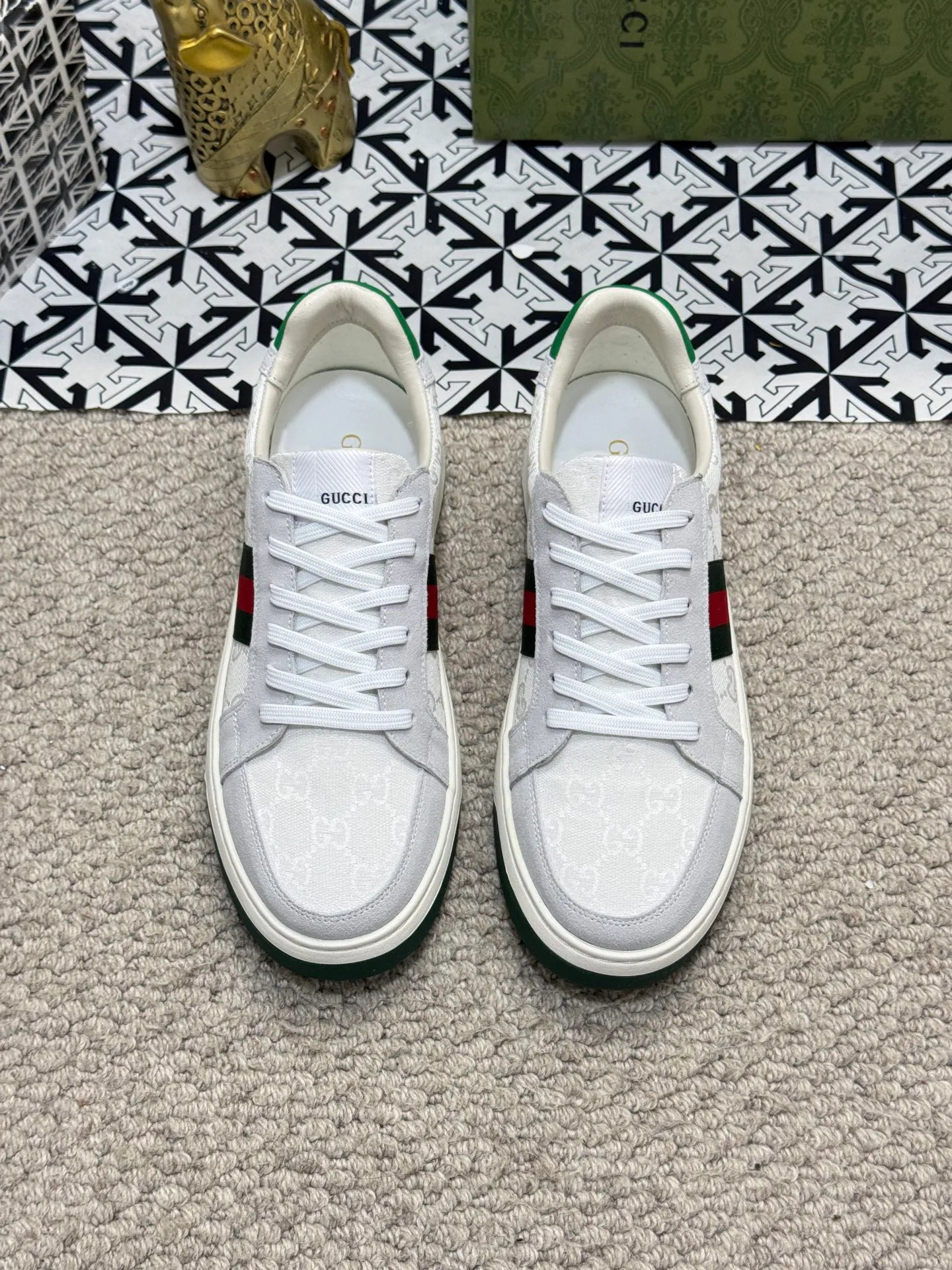 Men's shoes 💰400 [New model] 🪳🪳Gucci─Gucci classic. Gucci purchase level, comparable to genuine products without pressure, colorful style prevails, really looks good on the feet, original leather imported from Italy, the texture is amazing! Lasting technology, first-layer sheepskin lining imported from Italy, highly recommended product, a must-see, high quality will definitely satisfy you! Size: 38-44 (45 customized